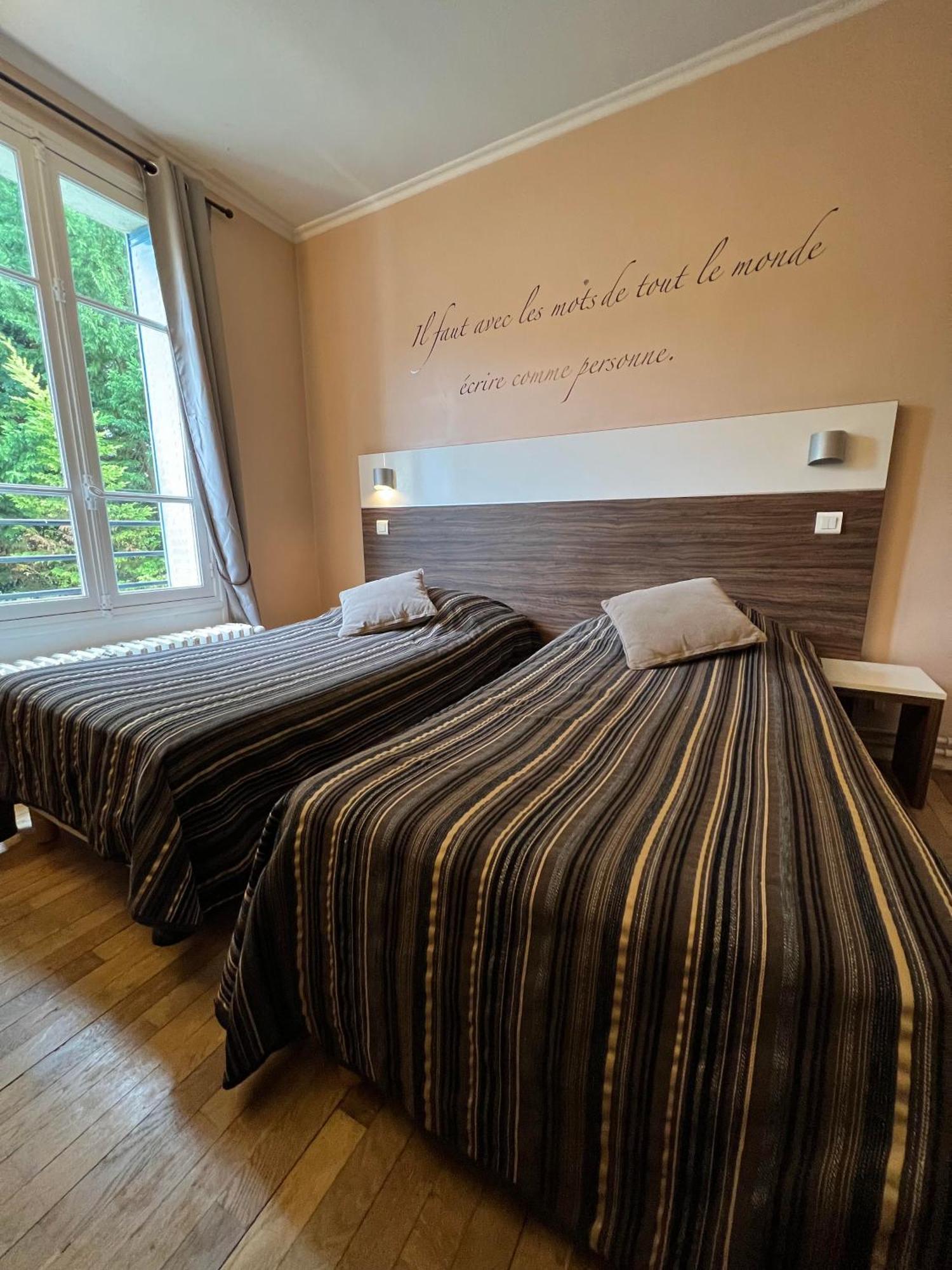 Logis Hotel & Restaurant - Les Bords De Seine لاروش غويون المظهر الخارجي الصورة