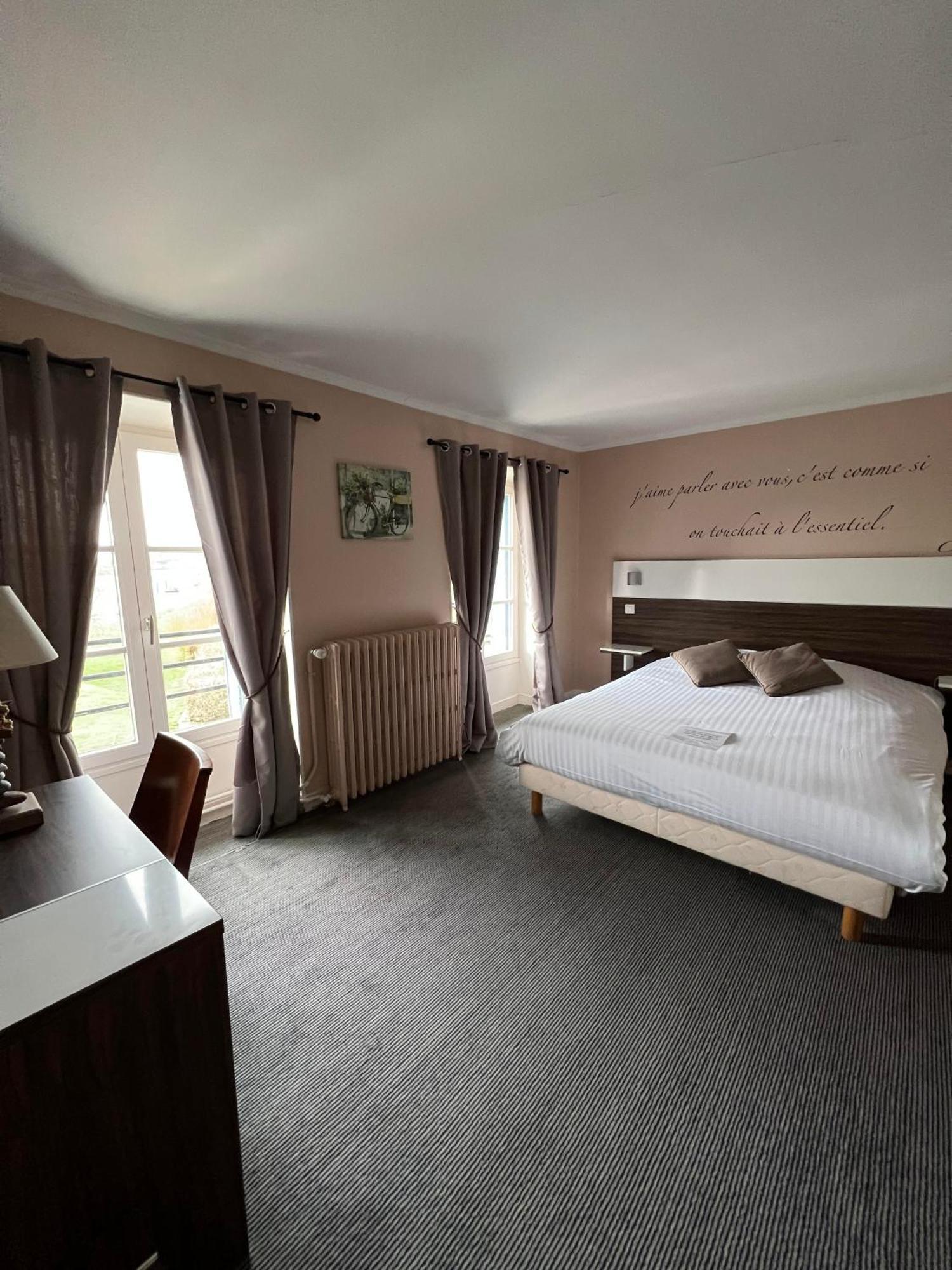 Logis Hotel & Restaurant - Les Bords De Seine لاروش غويون المظهر الخارجي الصورة