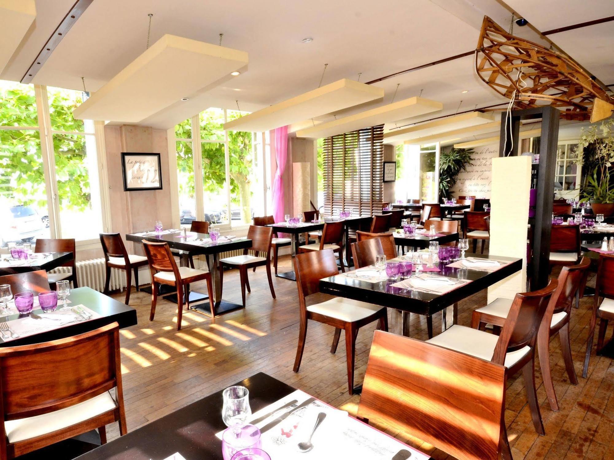 Logis Hotel & Restaurant - Les Bords De Seine لاروش غويون المظهر الخارجي الصورة
