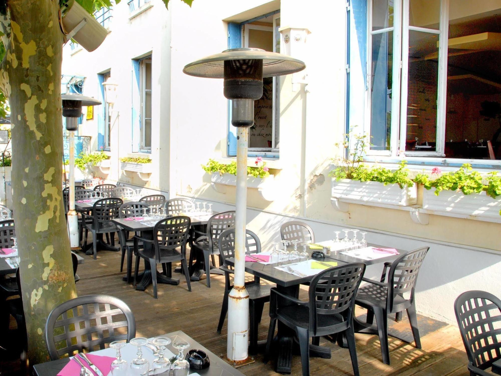 Logis Hotel & Restaurant - Les Bords De Seine لاروش غويون المظهر الخارجي الصورة