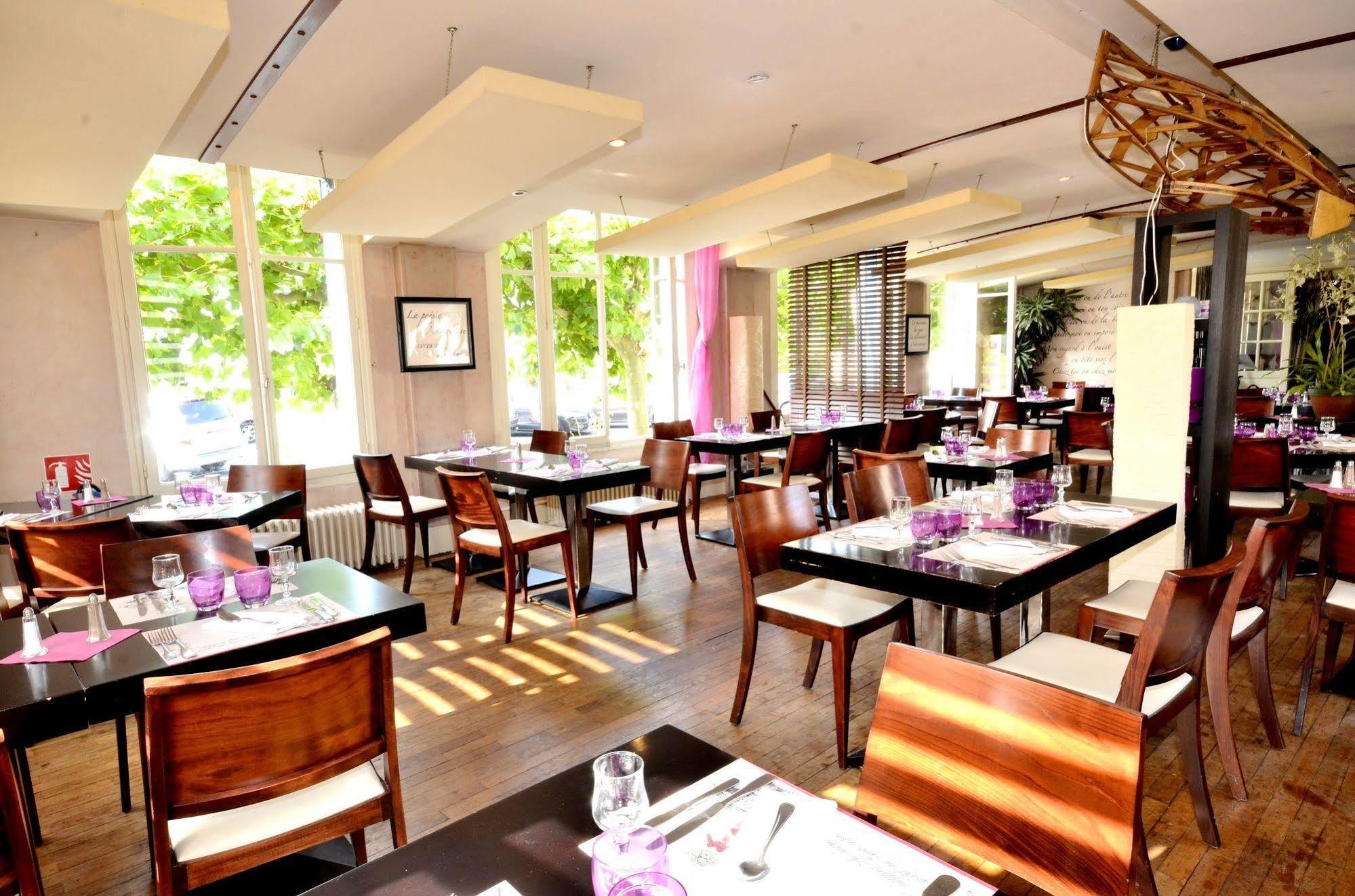 Logis Hotel & Restaurant - Les Bords De Seine لاروش غويون المظهر الخارجي الصورة